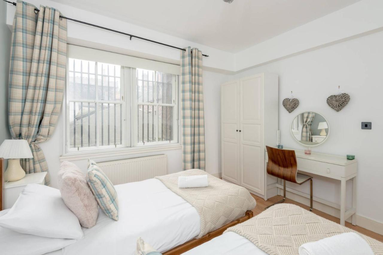 Silver Lining-Royal Mile Apartments เอดินบะระ ภายนอก รูปภาพ